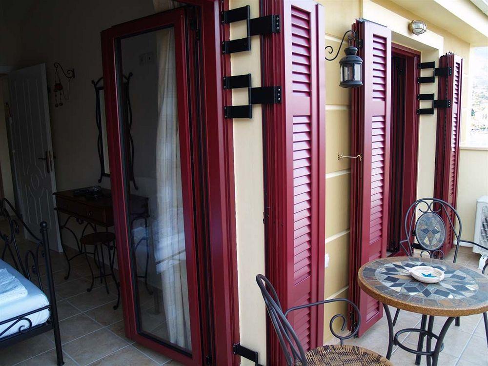 Greka Ionian Suites Agia Efimia 외부 사진