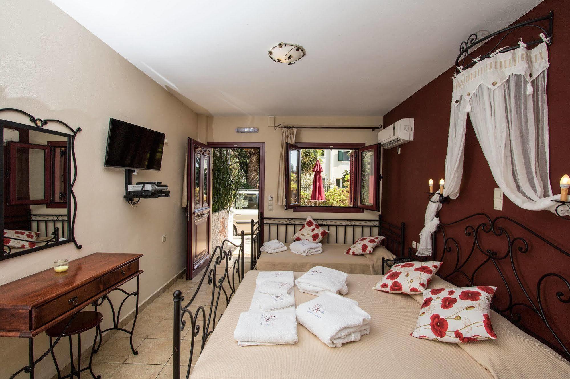 Greka Ionian Suites Agia Efimia 외부 사진