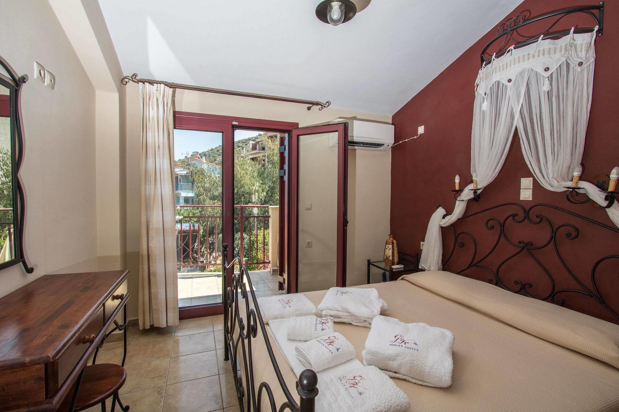 Greka Ionian Suites Agia Efimia 외부 사진