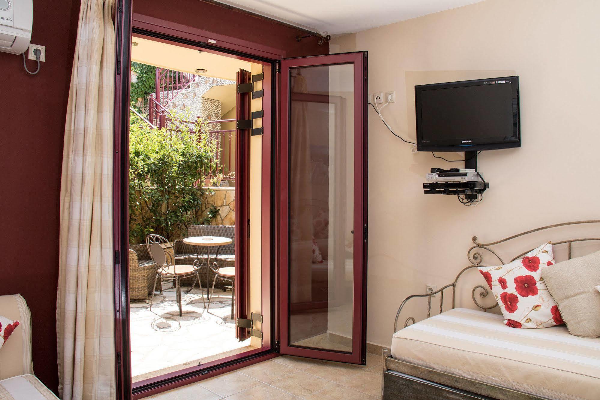 Greka Ionian Suites Agia Efimia 외부 사진