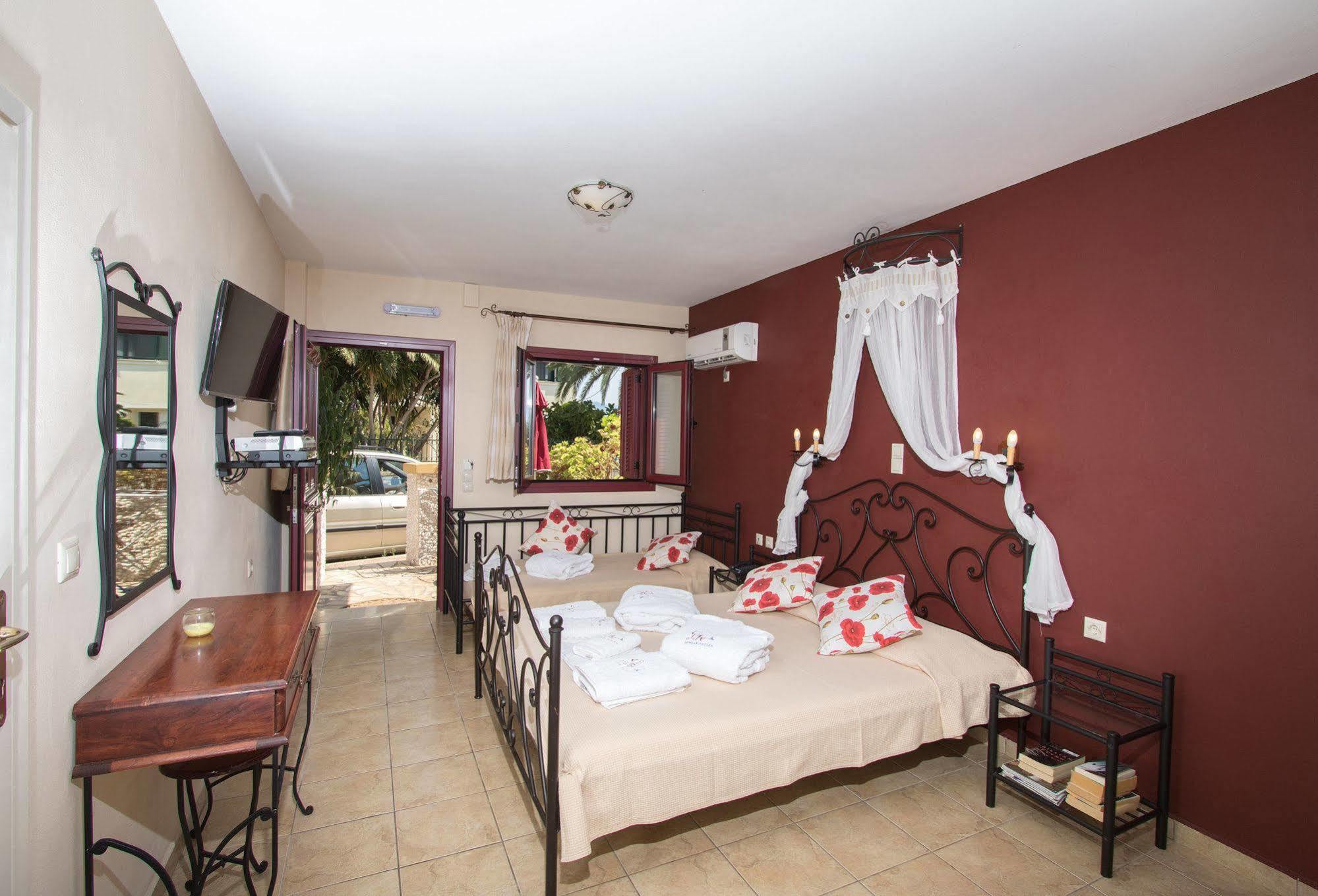 Greka Ionian Suites Agia Efimia 외부 사진