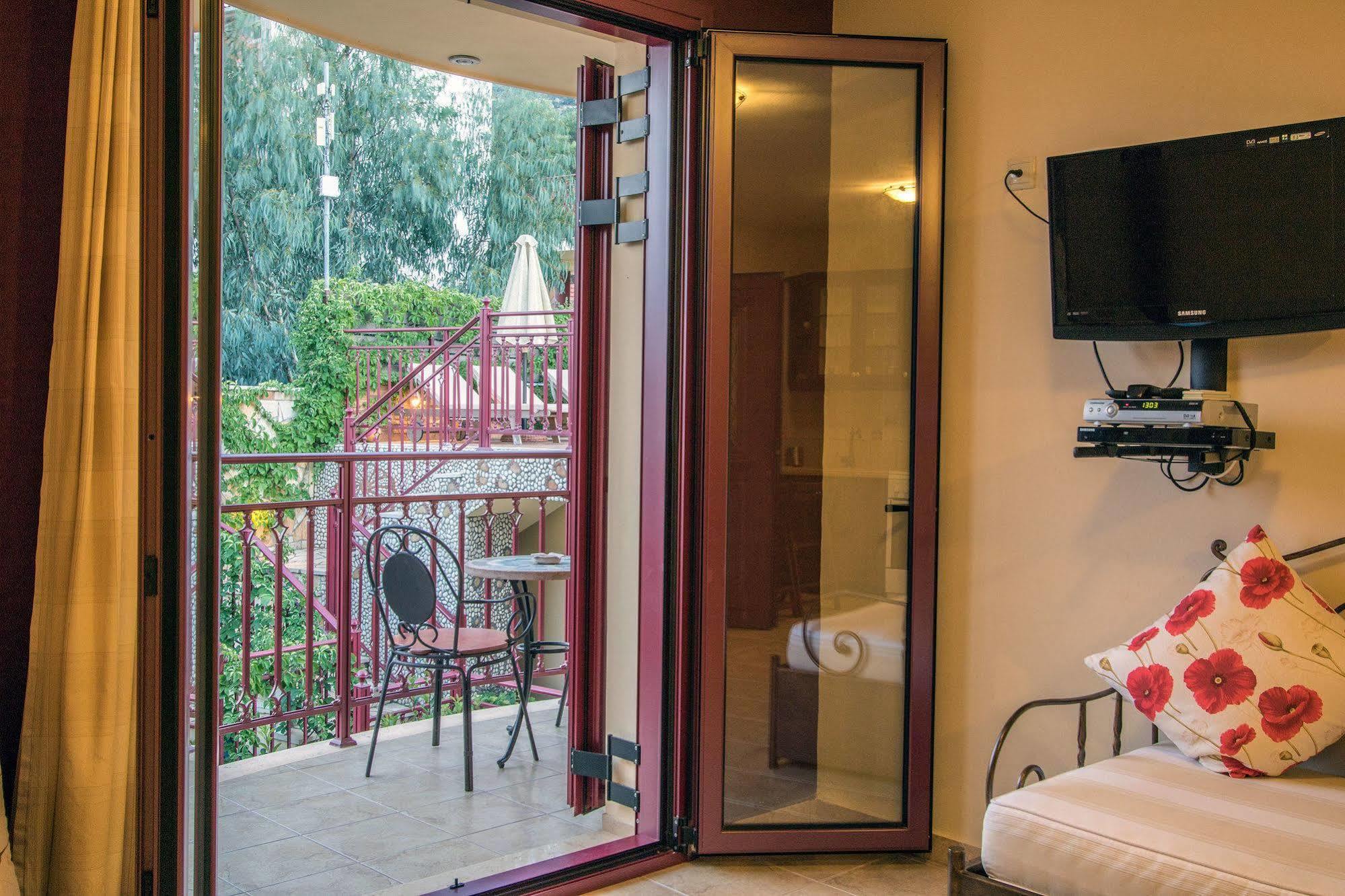 Greka Ionian Suites Agia Efimia 외부 사진