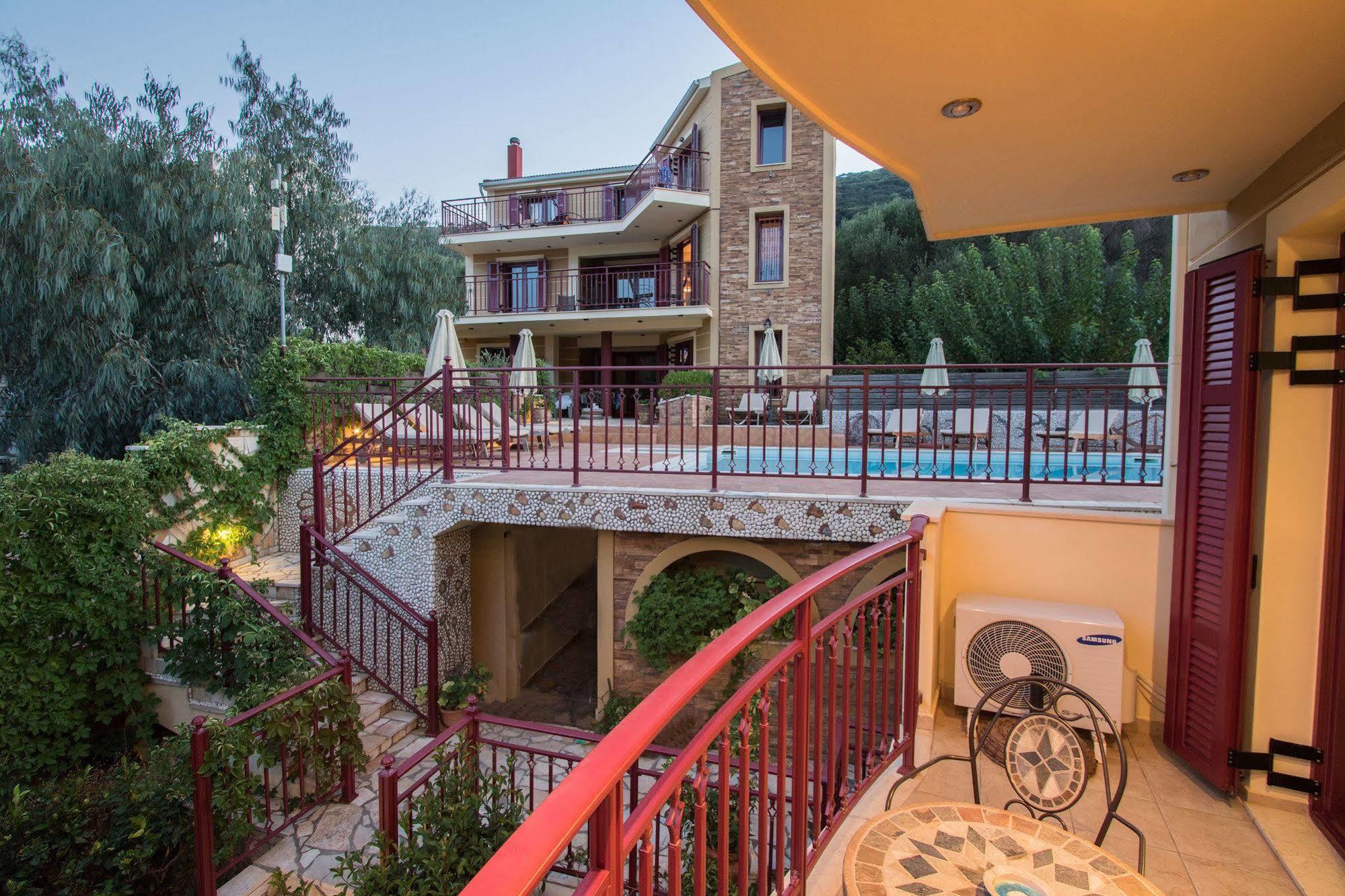Greka Ionian Suites Agia Efimia 외부 사진