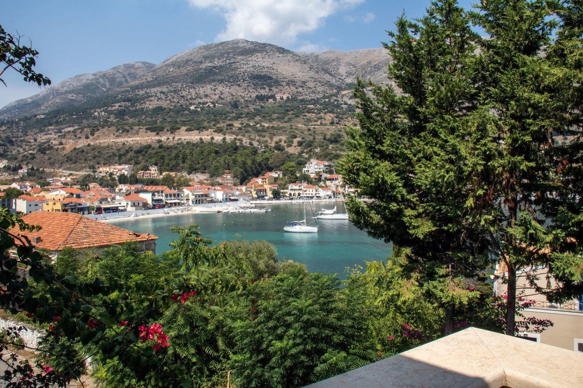 Greka Ionian Suites Agia Efimia 외부 사진