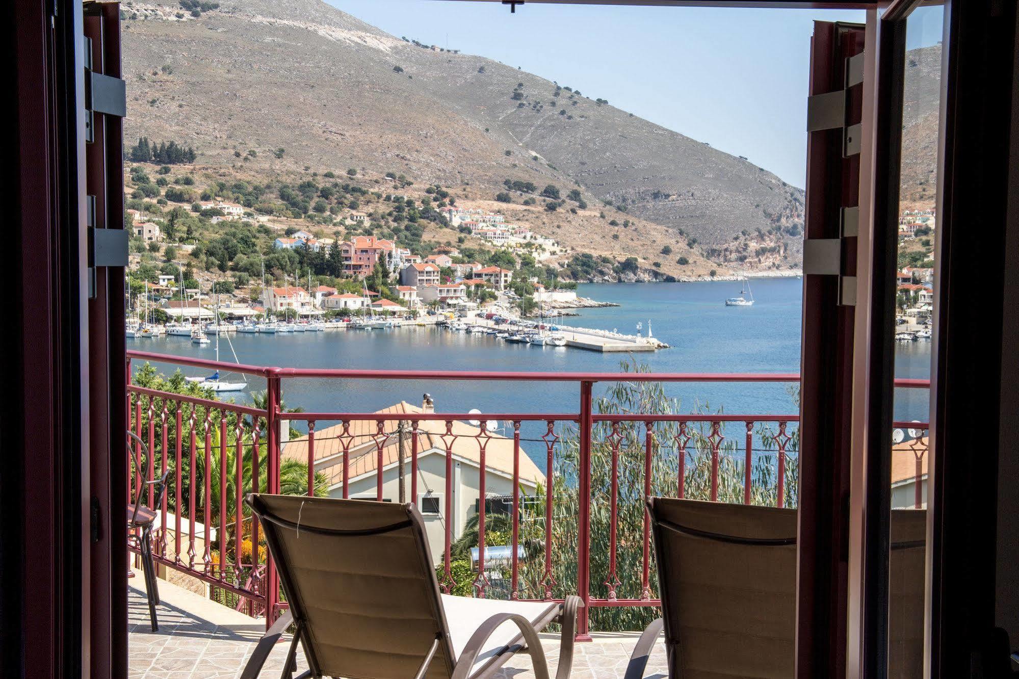 Greka Ionian Suites Agia Efimia 외부 사진